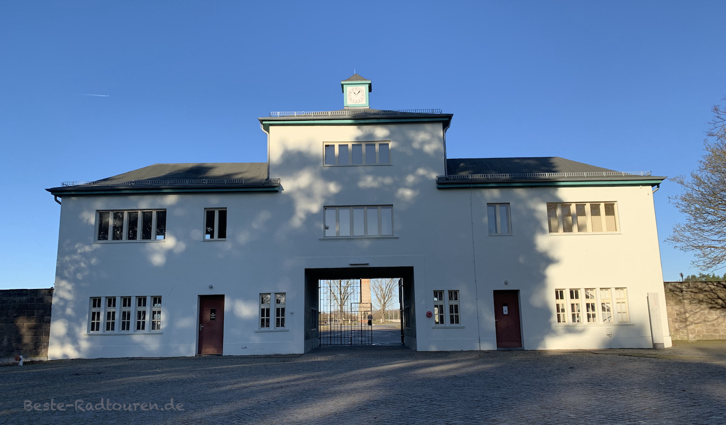 Kommandatur und Eingang des ehemaligen KZ Sachsenhausen, jetzt Gedenkstätte Sachsenhausen