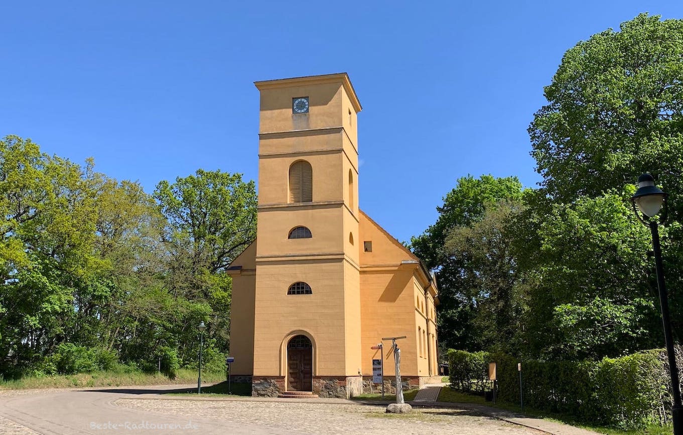 Die Kirche des Dorfes Netzeband, Ortsteil der Gemeinde Temnitzquell im Landkreis Ostprignitz-Ruppin