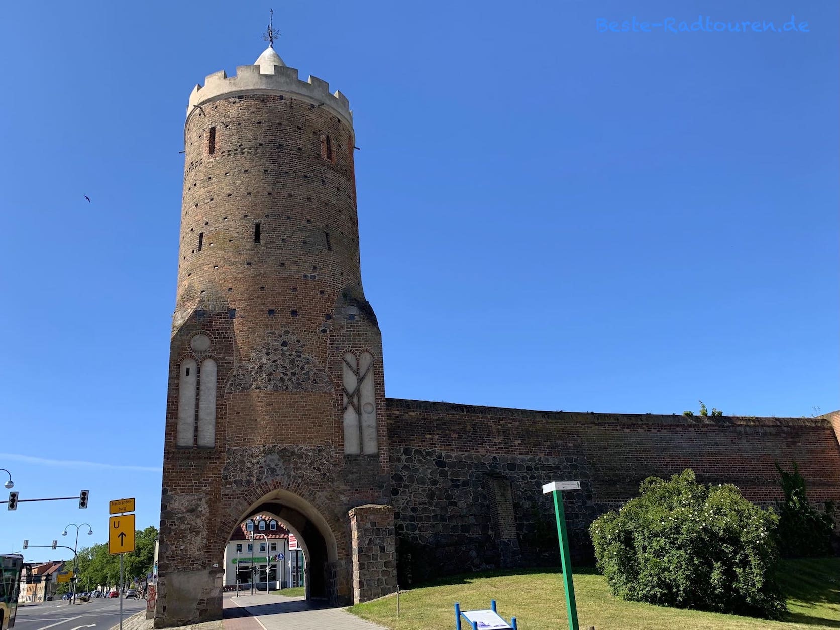 Prenzlau: Das Stettiner Tor, Teil der Stadtmauer