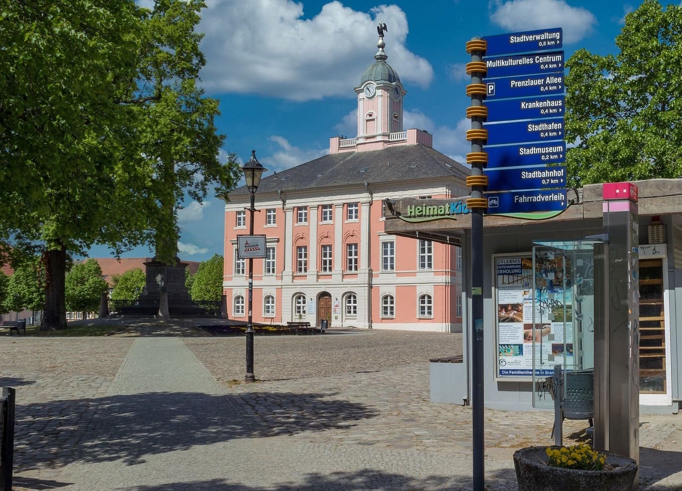 Altstadt von Templin: Altes Rathaus und Hinweise für Touristen und Bürger