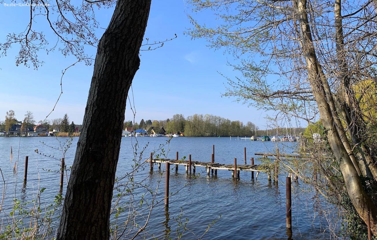 Krimnicksee, Königs Wusterhausen. Am Ufer gegenüber ist Senzig zu sehen