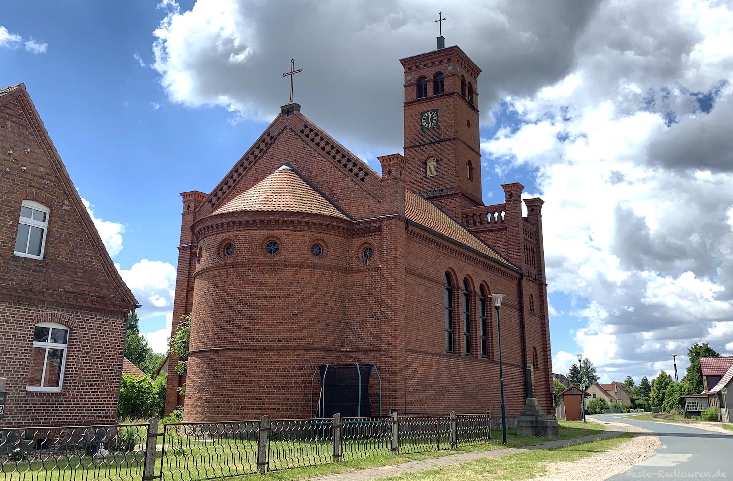 Kirche Christdorf, Ortsteil von Wittstock, Ansicht der Dorfkirche von Norden her