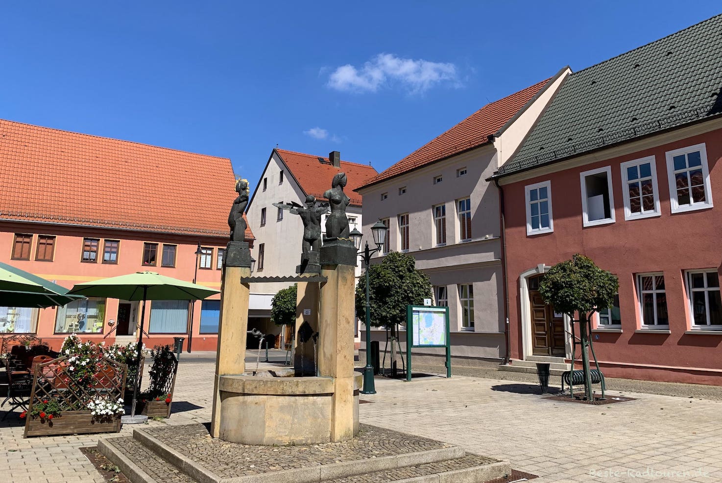Gräfenhainichen Marktplatz: Brunnen (Marktbrunnen)