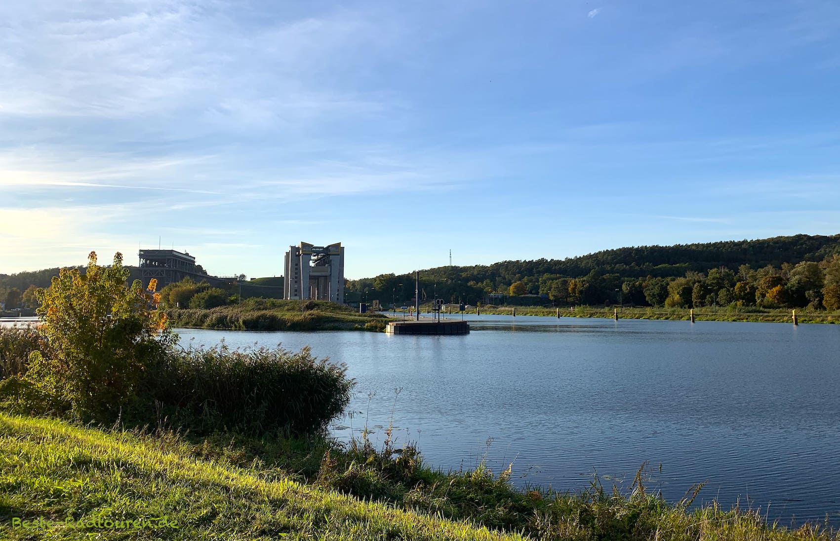 Altes und neues Schiffshebewerk Niederfinow, Mündung Oder-Havel-Kanal und Unterer Vorhafen