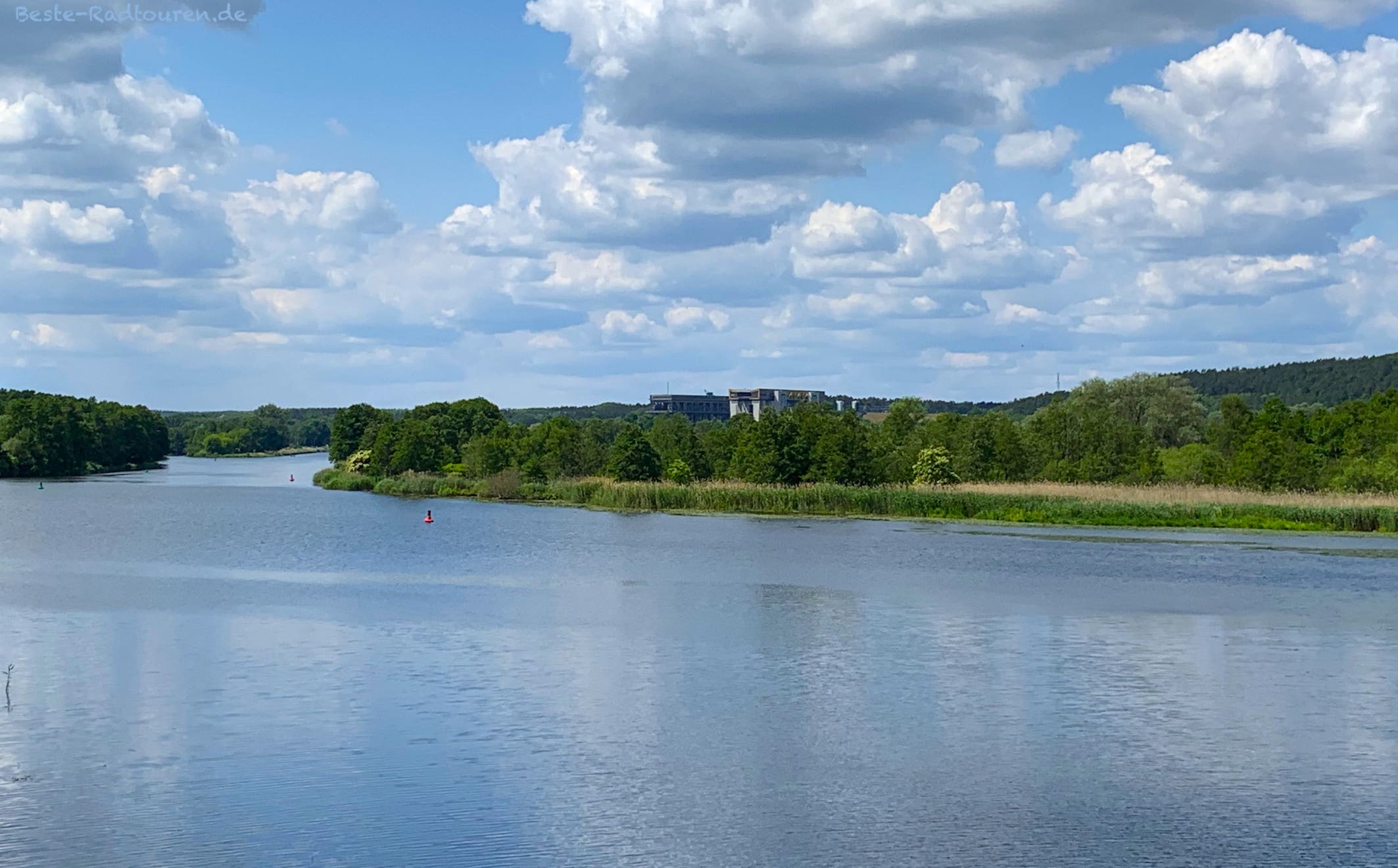 Oder-Havel-Kanal bei Liepe, altes und neues Schiffshebewerk Niederfinow