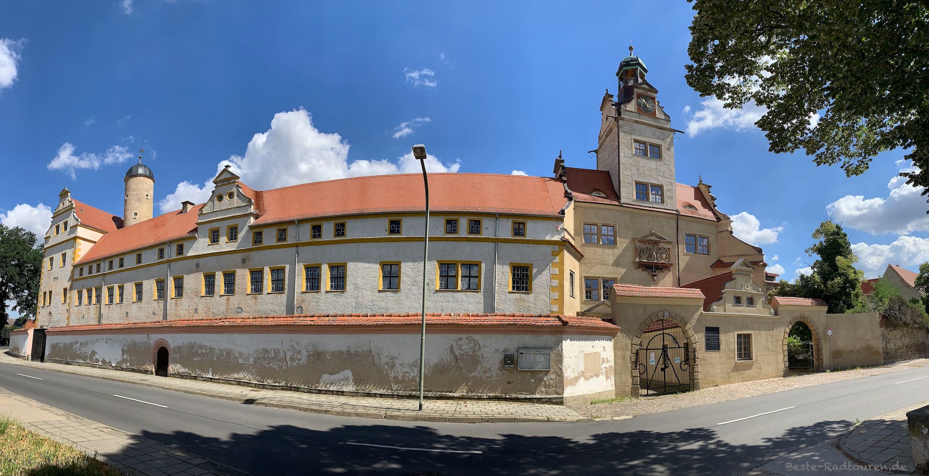 Schloss Lichtenburg, Prettin - Panoramabild von vorn