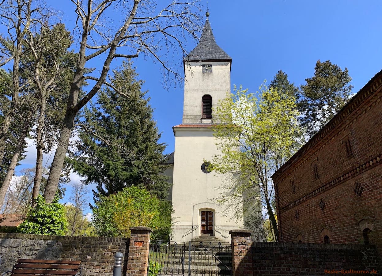 Evangelische Dorfkirche Sperenberg, Foto der Kirche von vorn