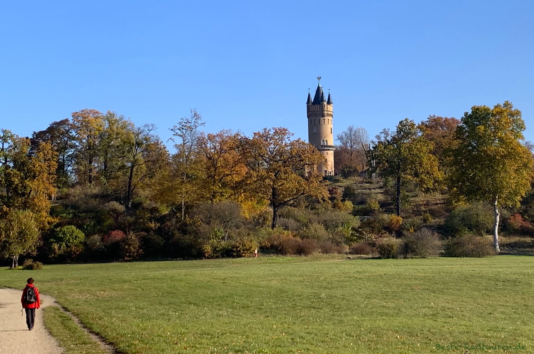 Park Babelsberg: Flatowturm, Radweg, Fußweg