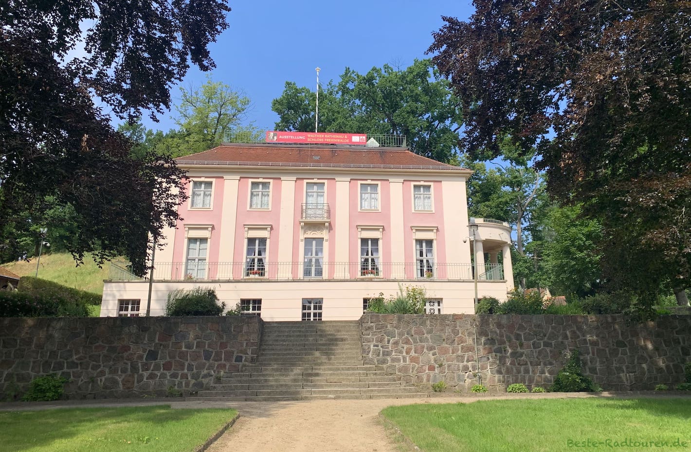 Schloss Bad Freienwalde, Walther-Rathenau-Gedenkstätte, Foto von vorn