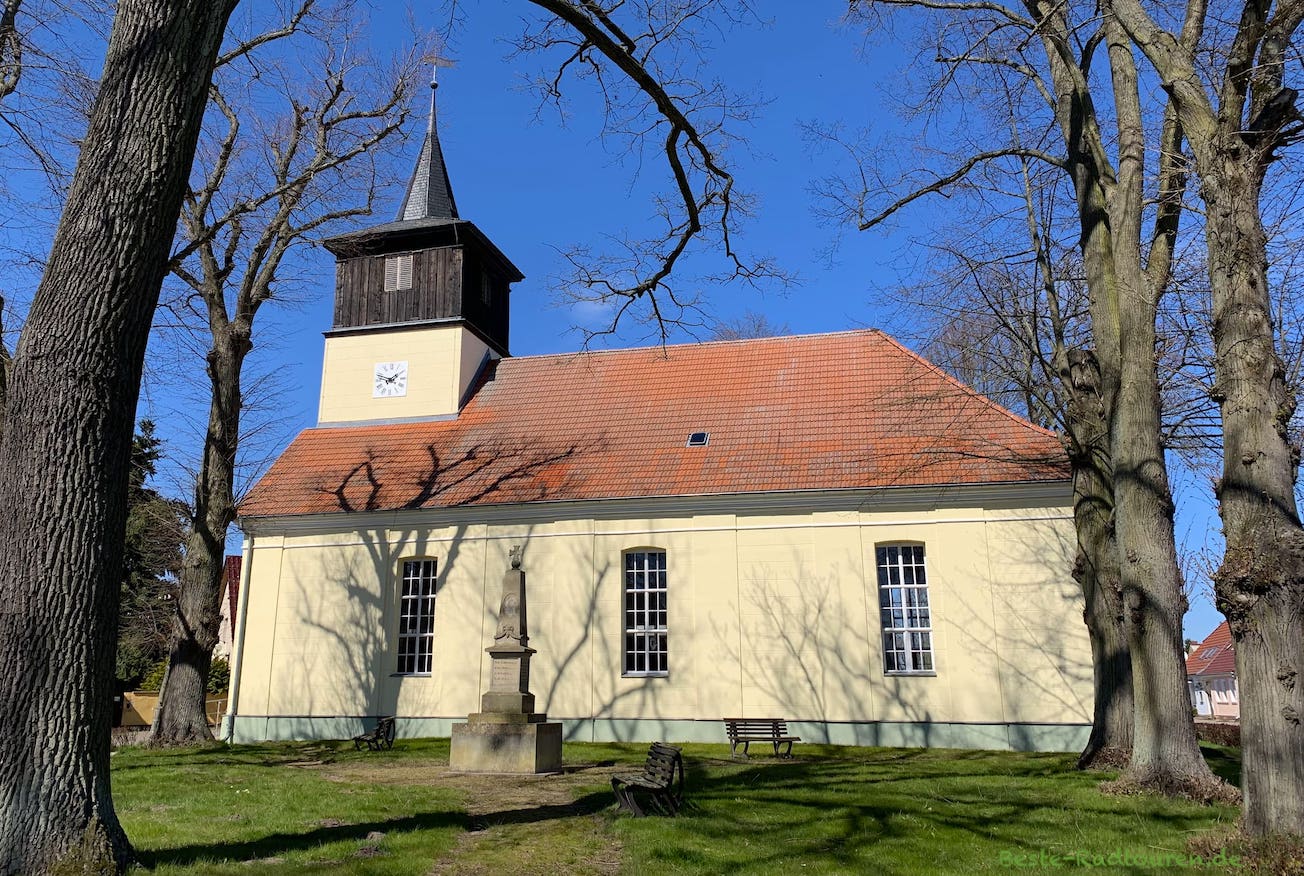 Dorfkirche Dreetz, Foto von der Seite