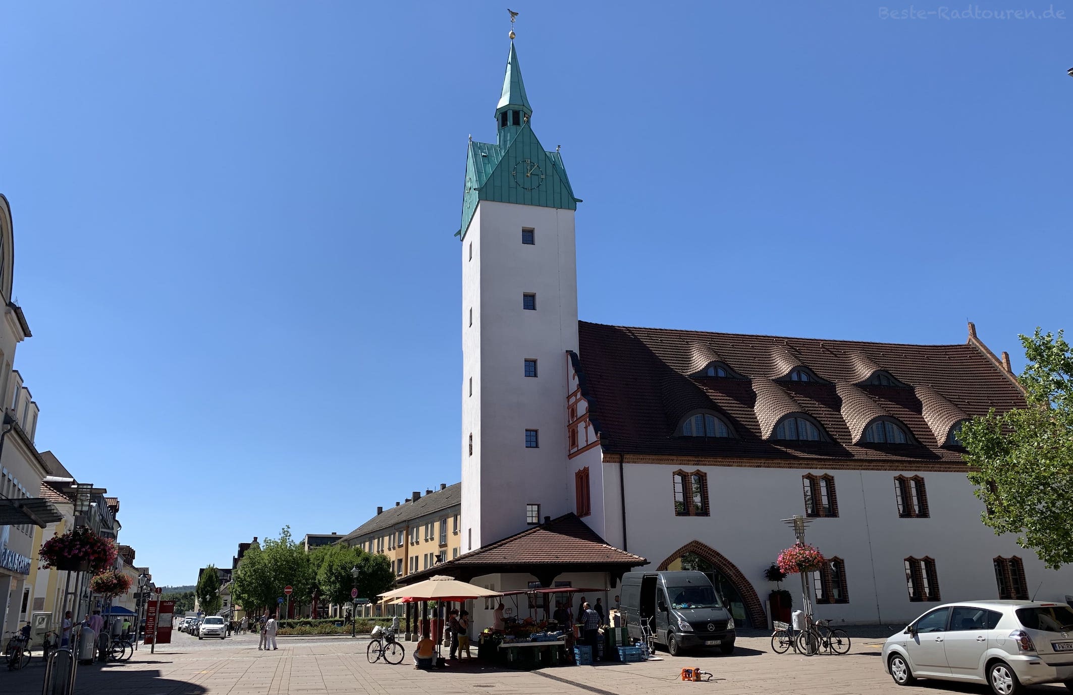 Rathaus von Fürstenwalde und ein Teil vom Marktplatz