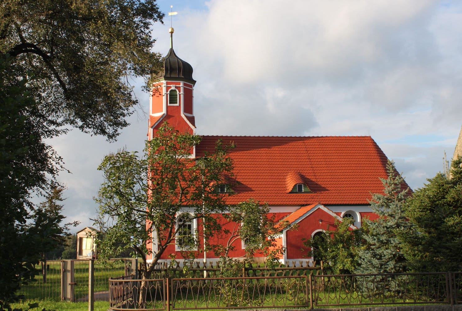 Dorfkirche Rückersdorf, Foto von vorn