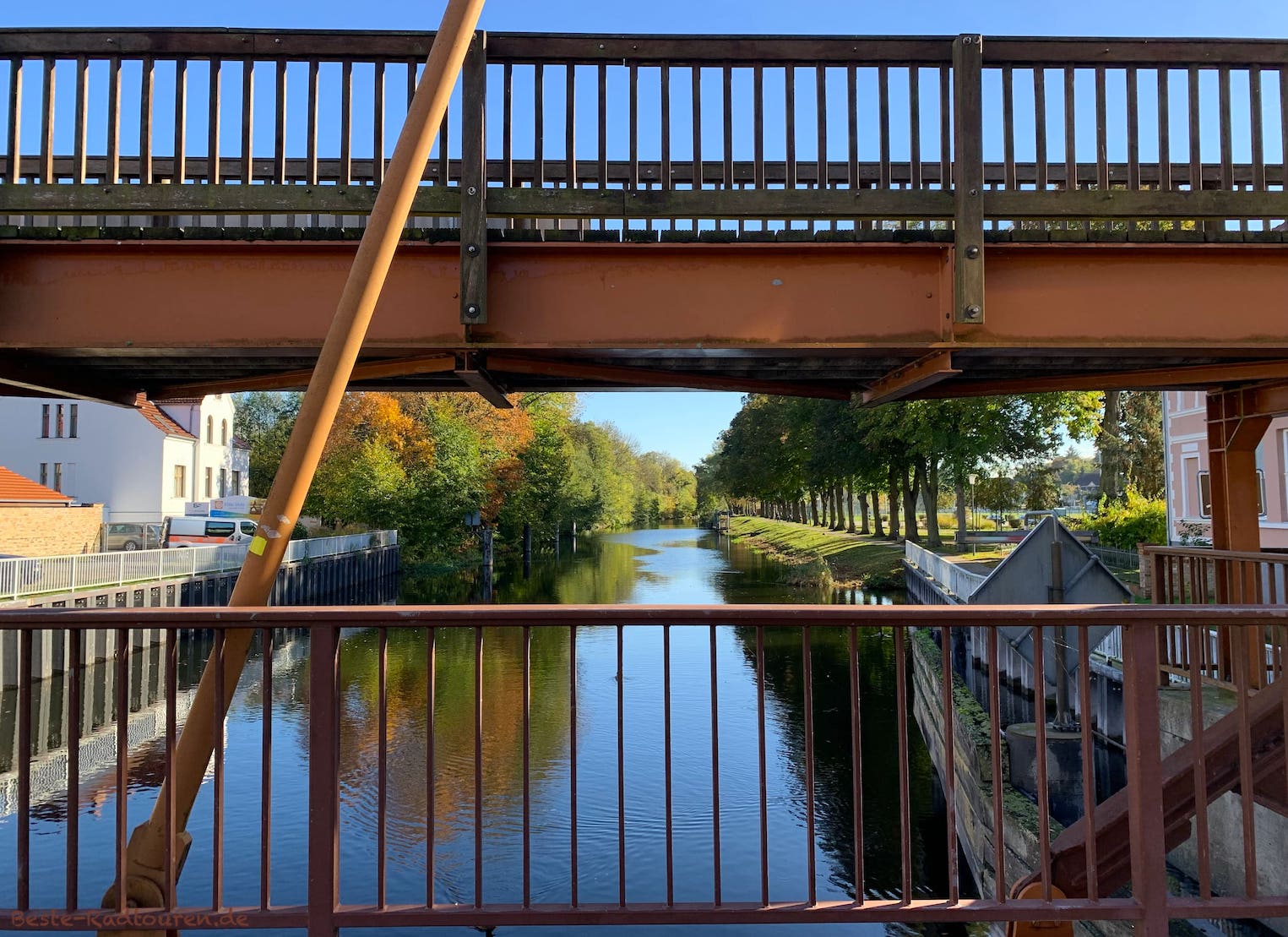 Foto von der Zugbrücke bzw Hastbrücke Zehdenick aus, Blick auf die Havel Richtung Vosskanal