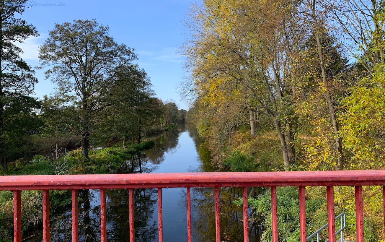 Foto vom Löwenberger-Land-Radweg: Malzer Kanal, Brücke