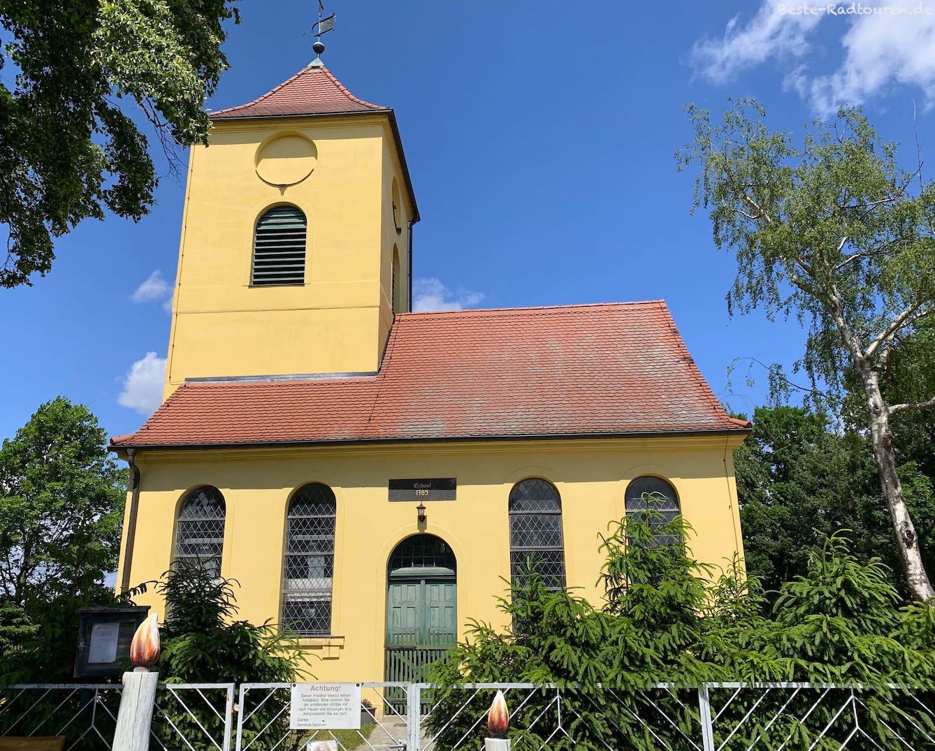 Foto von vorn: Dorfkirche Salzbrunn (Beelitz, Potsdam-Mittelmark)