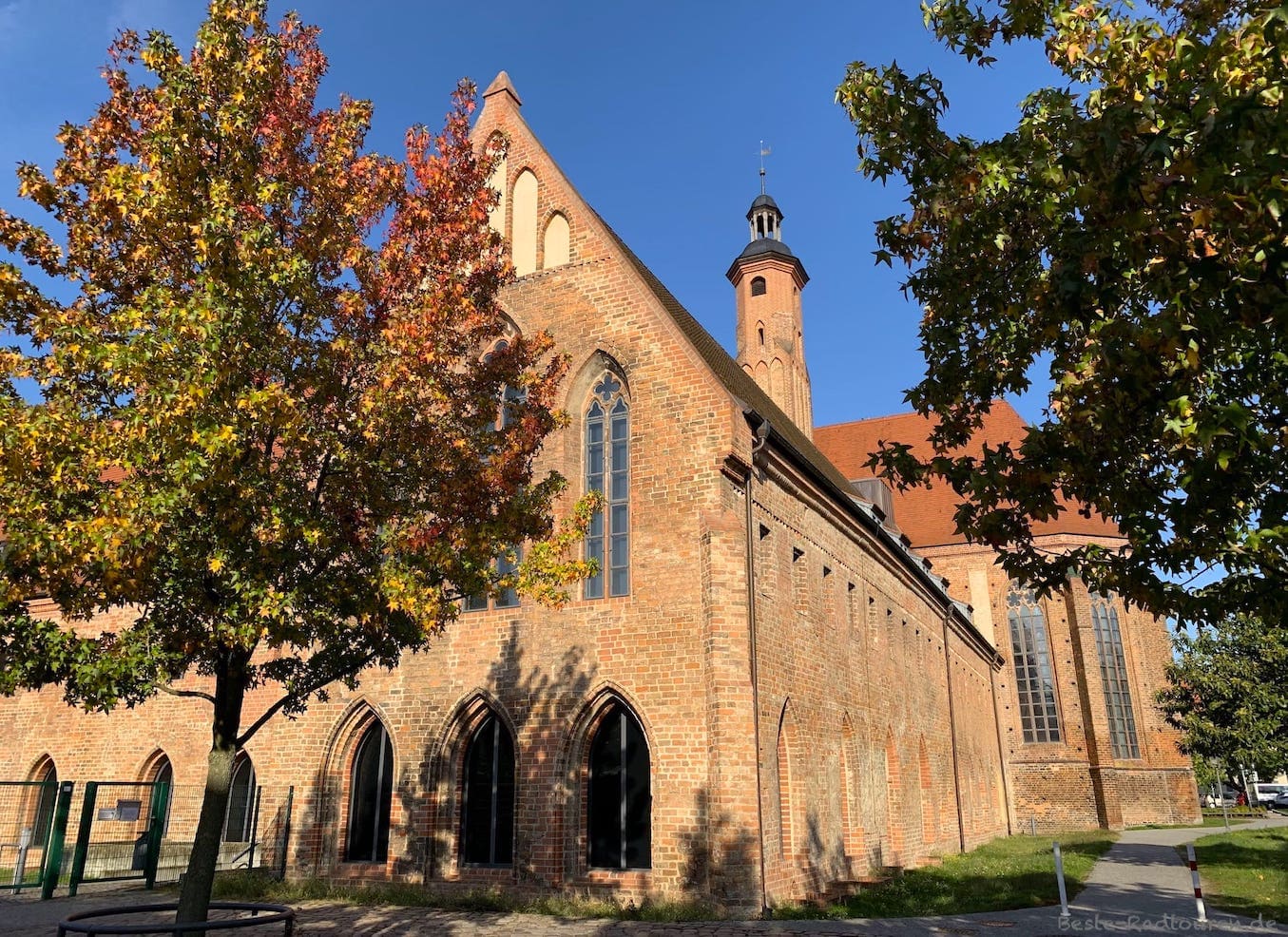 Foto vom Süden her: St.Pauli-Kloster Brandenburg an der Havel
