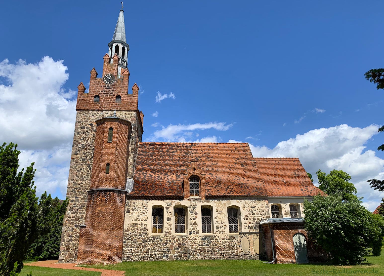 Dorfkirche Wittbrietzen, Südseite: Foto vom Süden her