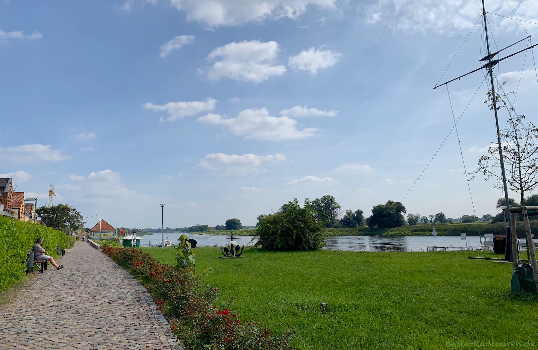 Foto vom Elberadweg zwischen Coswig und Wittenberg, Elb-Promenade (An der Elbe) in Kleinwittenberg