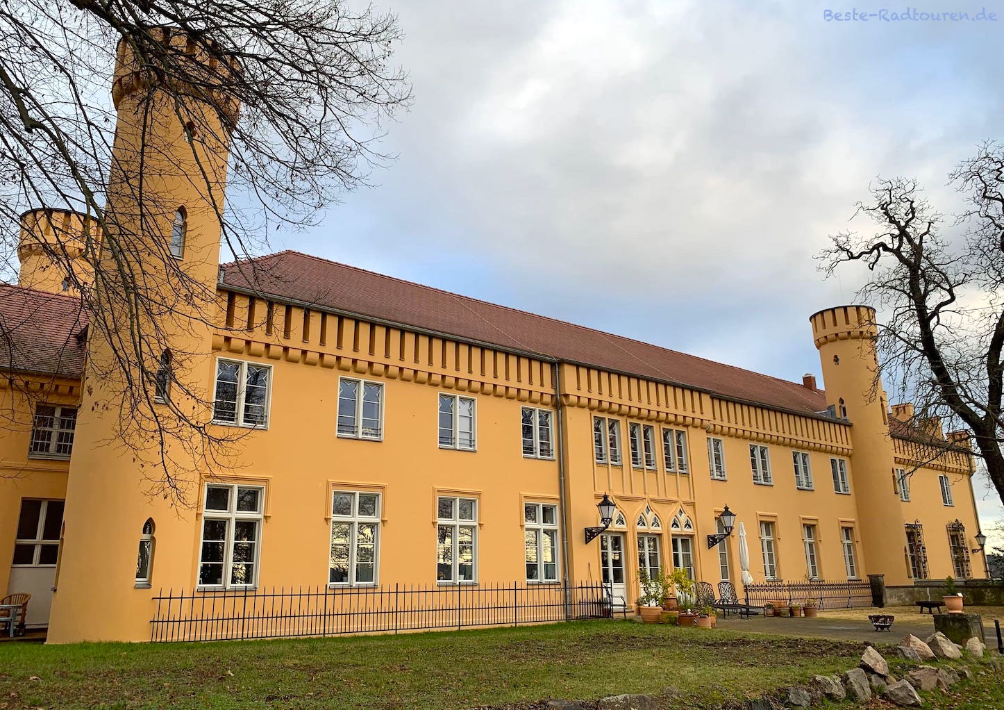 Vorderseite von Schloss oder Gutshaus Petzow, Potsdam-Mittelmark