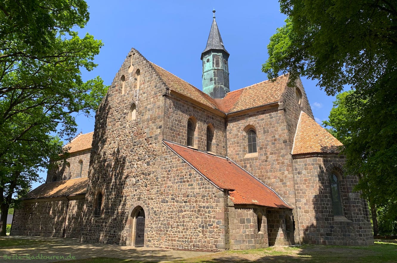 Foto von hinten: Klosterkirche St. Marien, Kloster Zinna