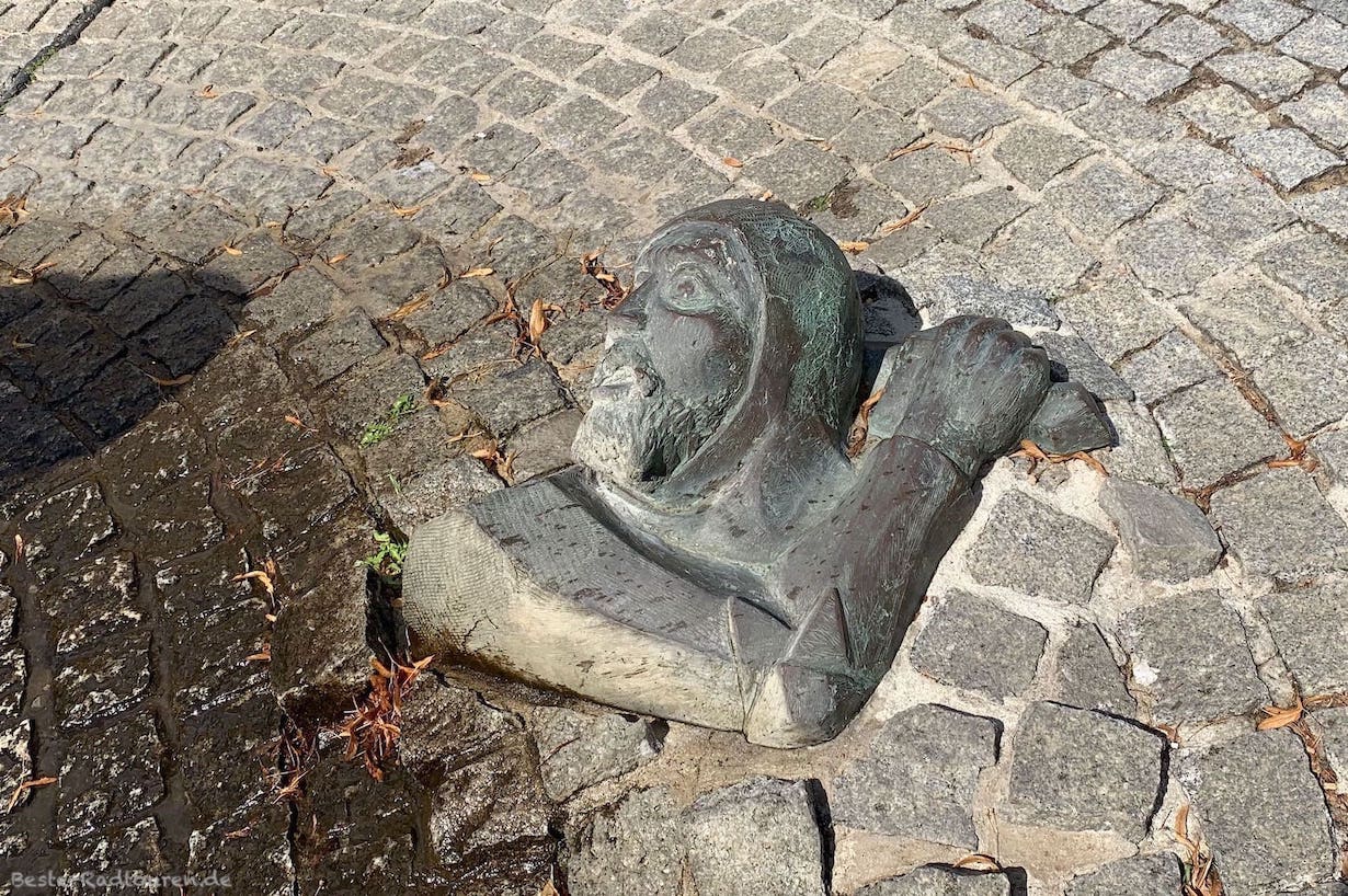 Brunnen Bassewitz-Sage, Kopf von Ritter Kurt von Bassewitz