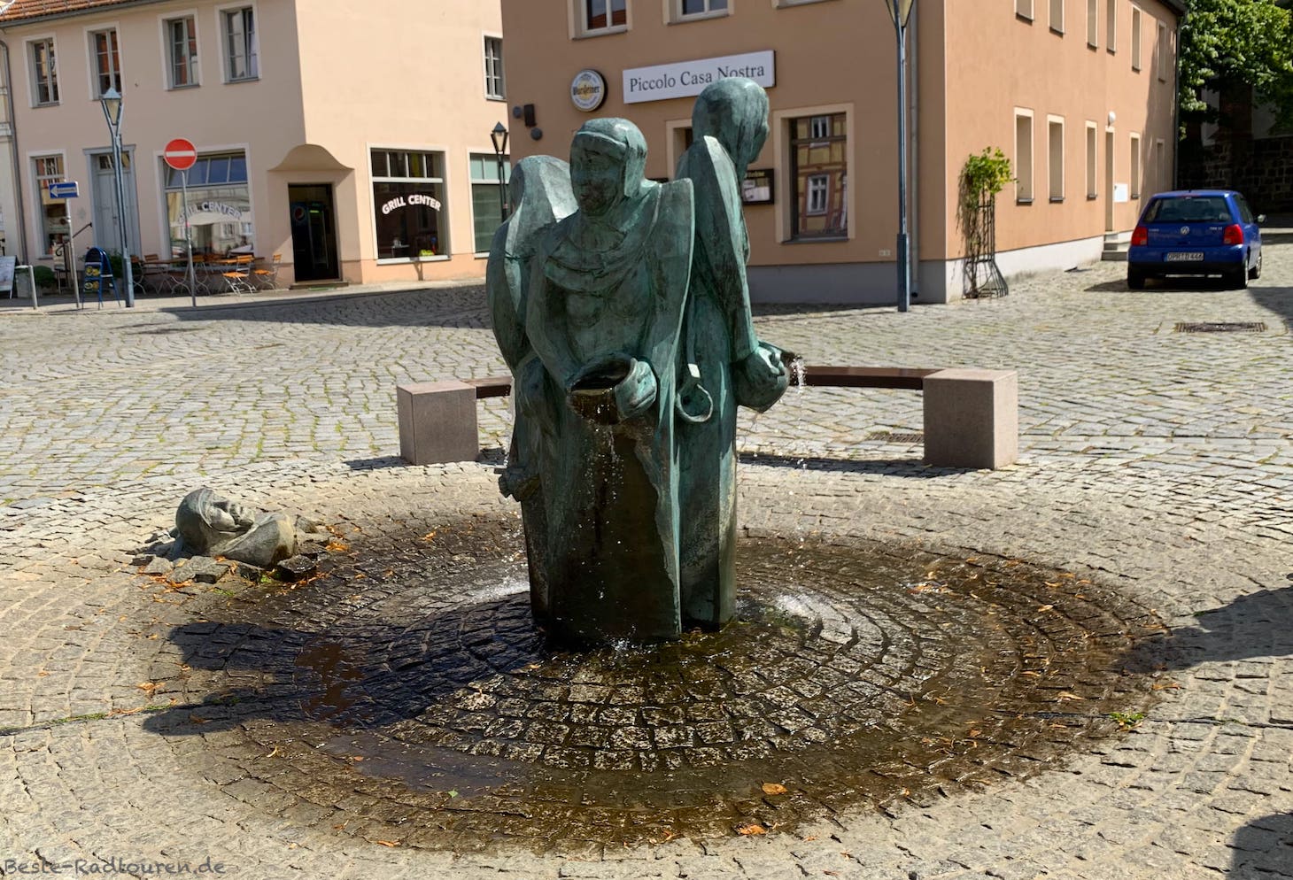 Kyritz Marktplatz, Brunnen Bassewitzsage