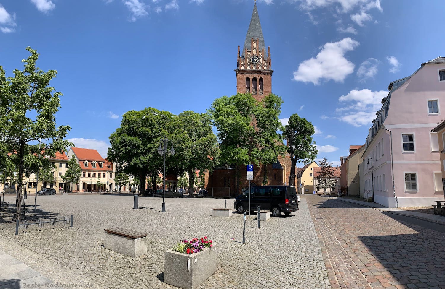 Marktplatz und Kirche von Bad Liebenwerda, Foto vom Westen aus