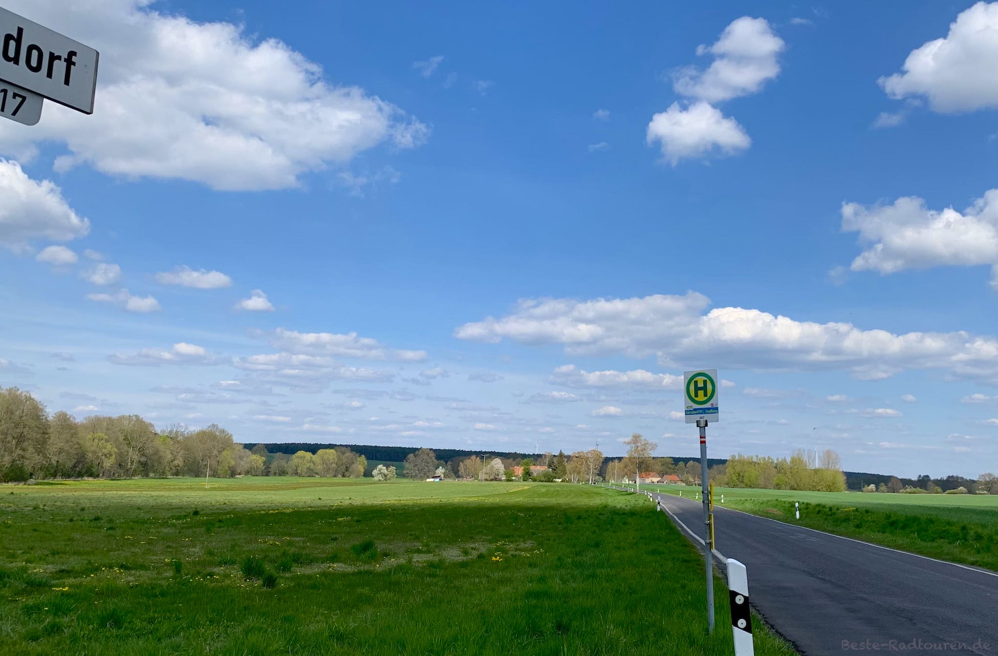 Foto vom Dahme-Radweg aus: Landschaft bei Prensdorf