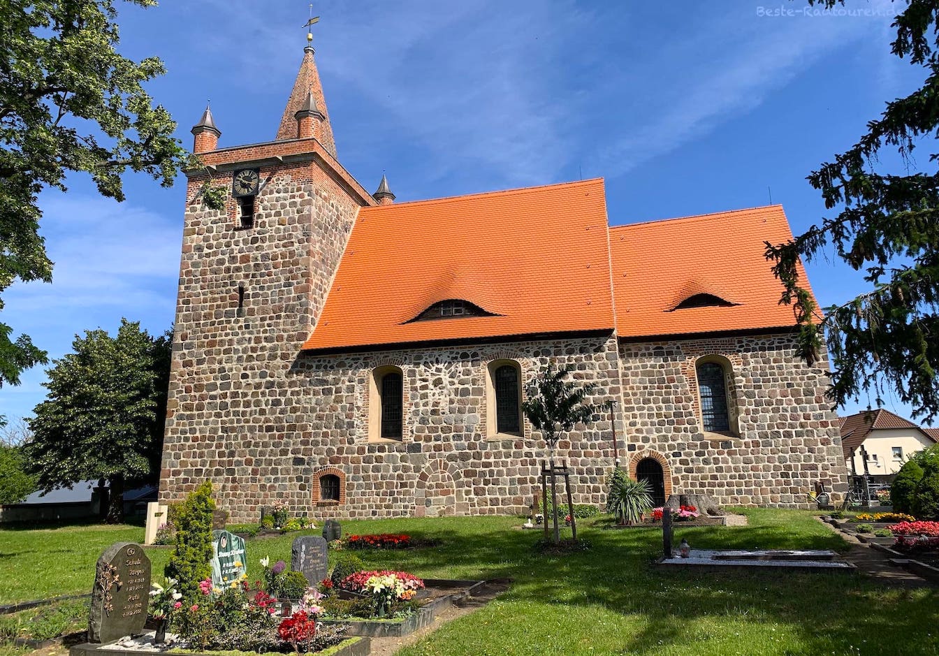 Dorfkirche Heinersdorf (Schwedt), Foto von vorn