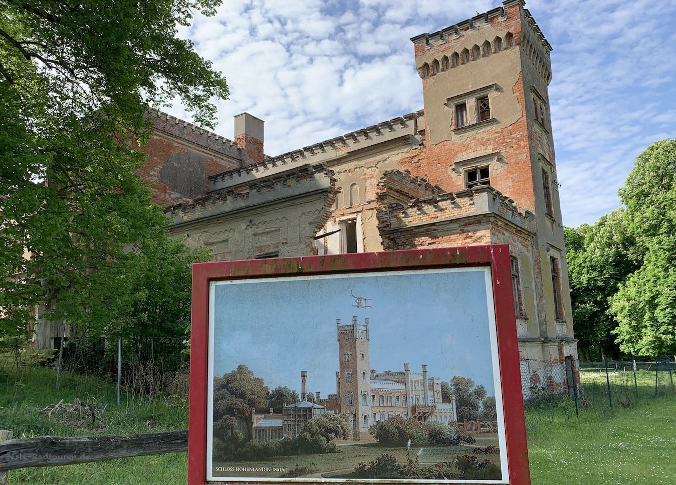Schloss-Ruine Hohenlandin, Tafel mit dem ehemaligen Schloss