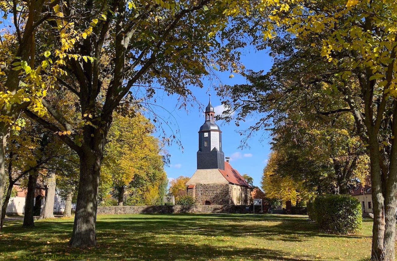 Foto vom Tetzel- und Berlin-Leipzig-Radweg aus: Dorfkirche Seehausen (Niedergörsdorf)