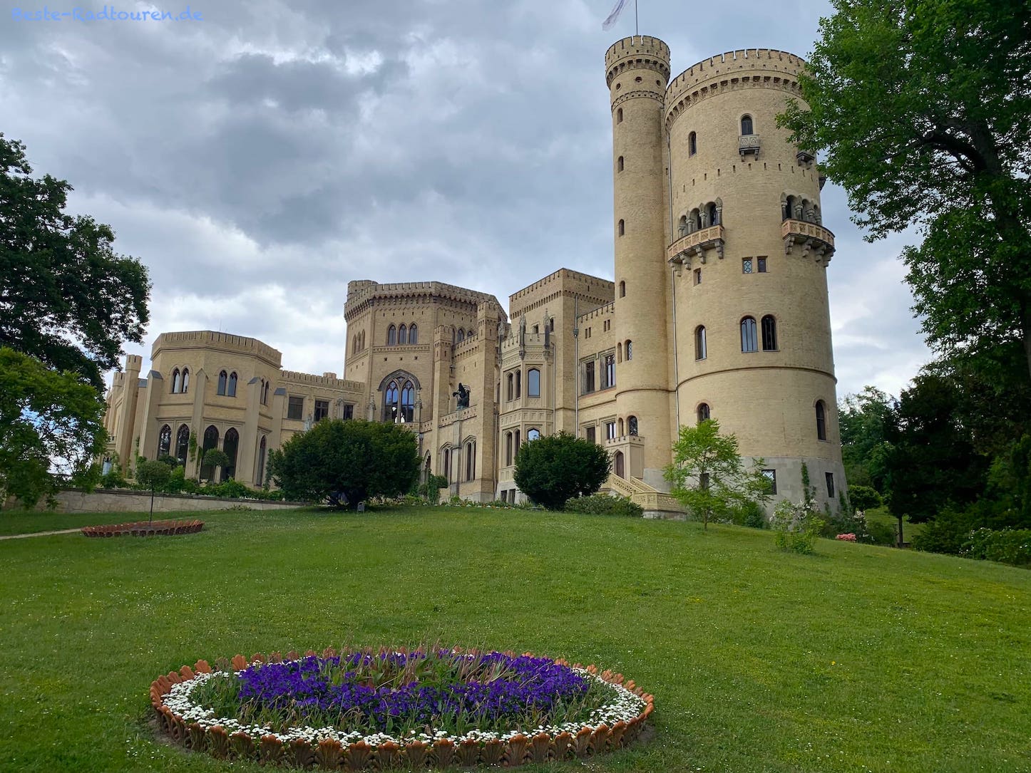 Foto vom Süden und vom Schlosspark aus: Schloss Babelsberg