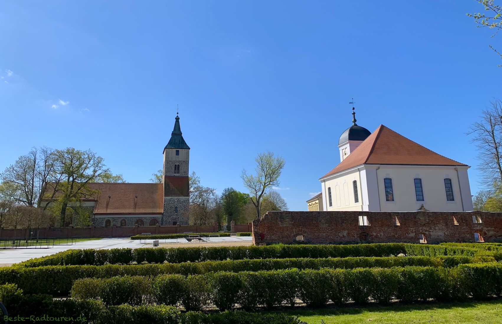 Foto vom Schlossgut Altlandsberg aus: Kirche St. Marien, Schlosskirche