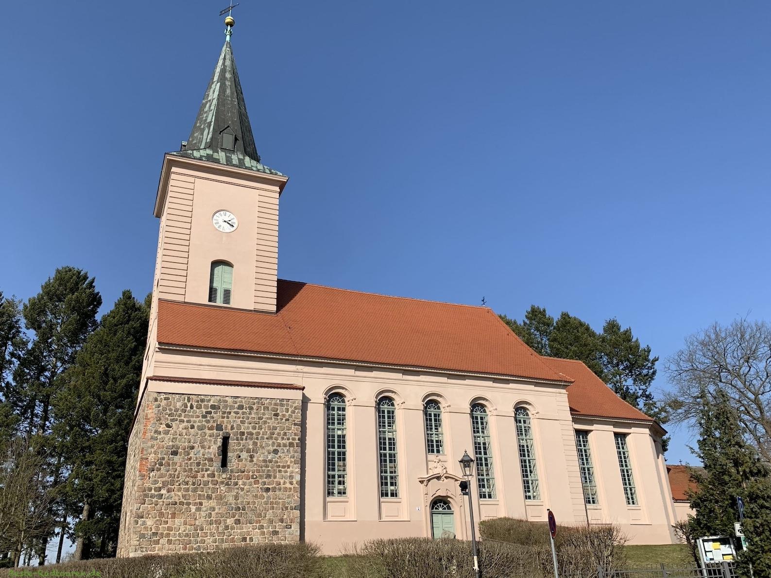 Foto vom Süden her: Evangelische Kirche Biesenthal