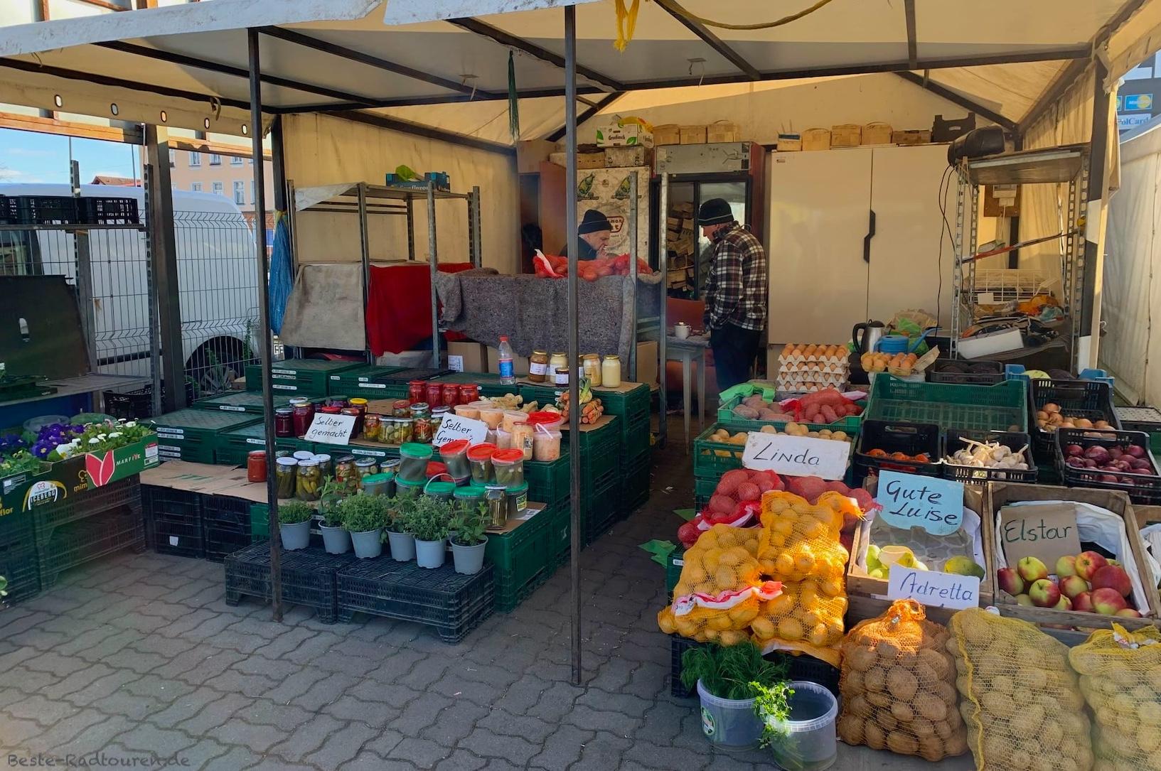 Polenmarkt Slubice, Stand mit Obst und Gemüse