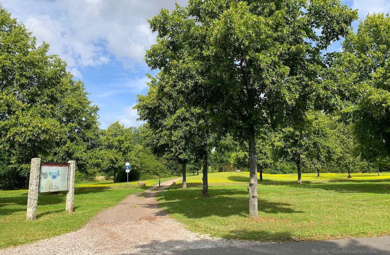 Park am Telzgraben westlich von / bei Barleben (nördlich von Magdeburg)
