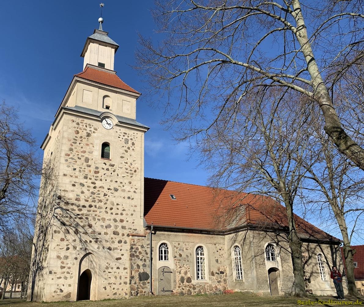 Kirche bzw. Dorfkirche Eichstädt (Oberkrämer), Bild von vorn