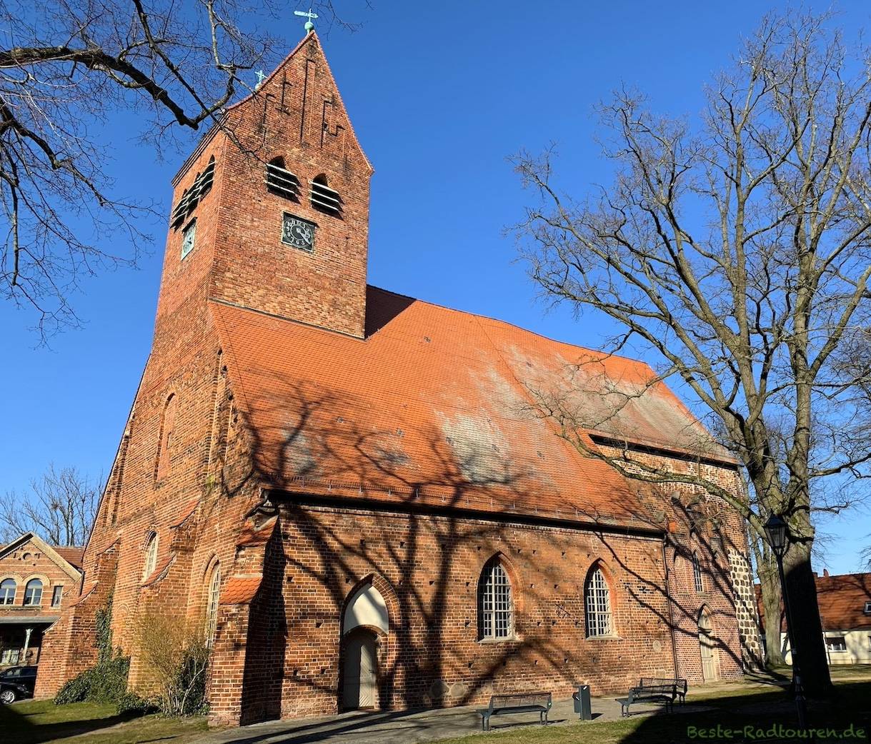 Foto von der Seite: Kirche Kremmen, Stadtkirche St. Nicolai