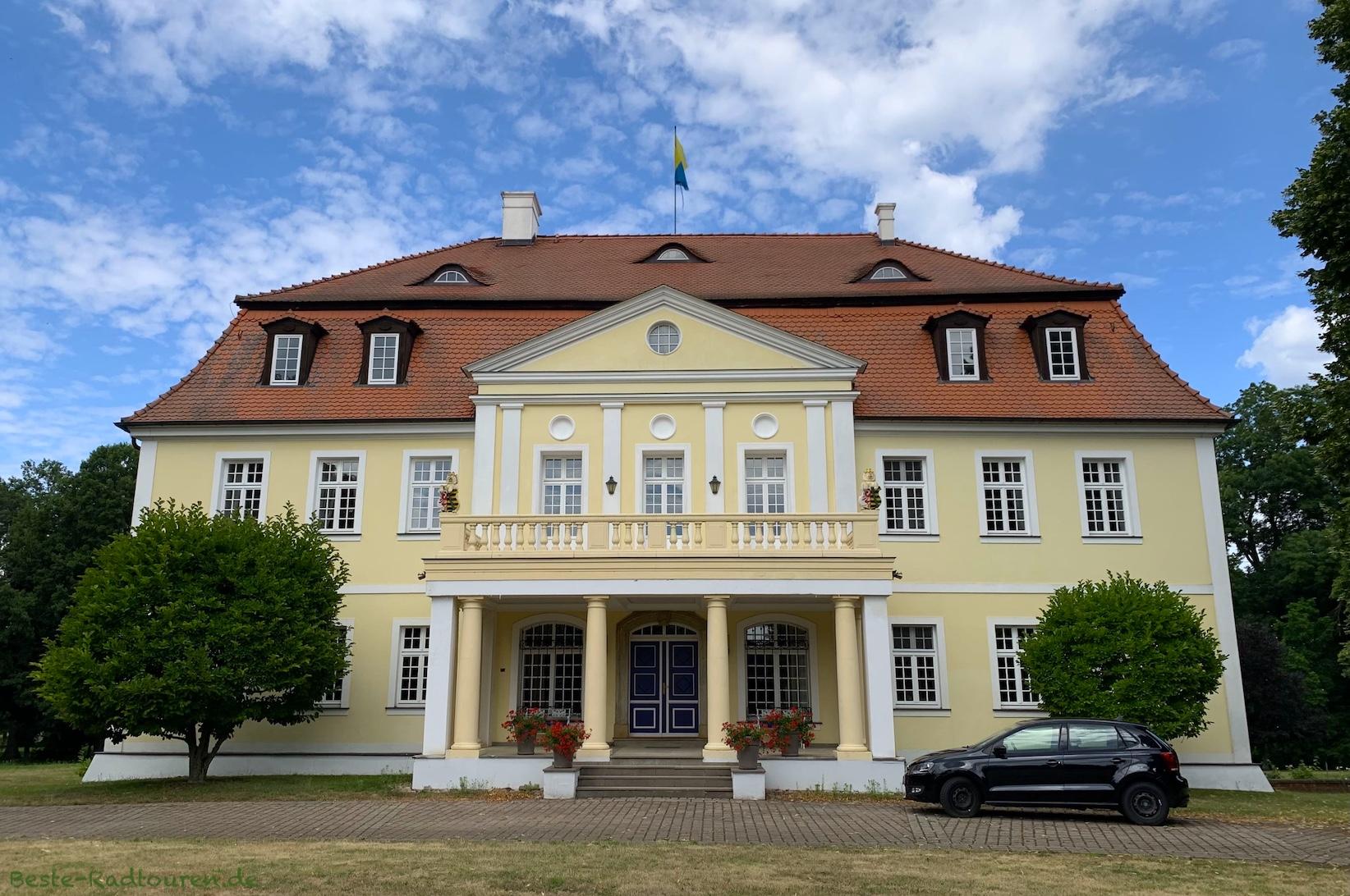 Foto von vorn: Schloss Stechau, Elbe-Elster