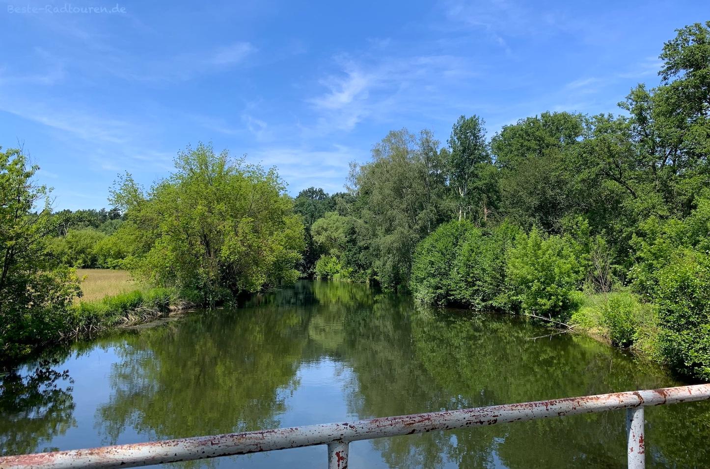 Foto von der Tour Brandenburg aus: Blick von Brücke bei Bräsinchen auf die Spree