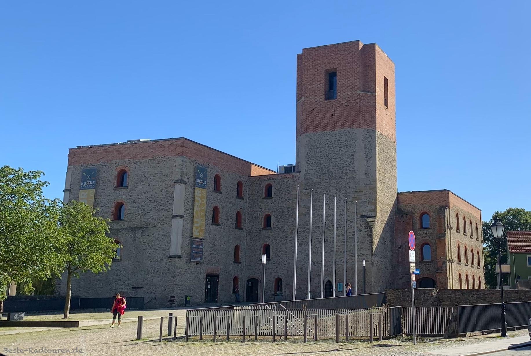 Foto vom Westen her: Burg bzw Schloss bzw. Kulturschloss Großenhain