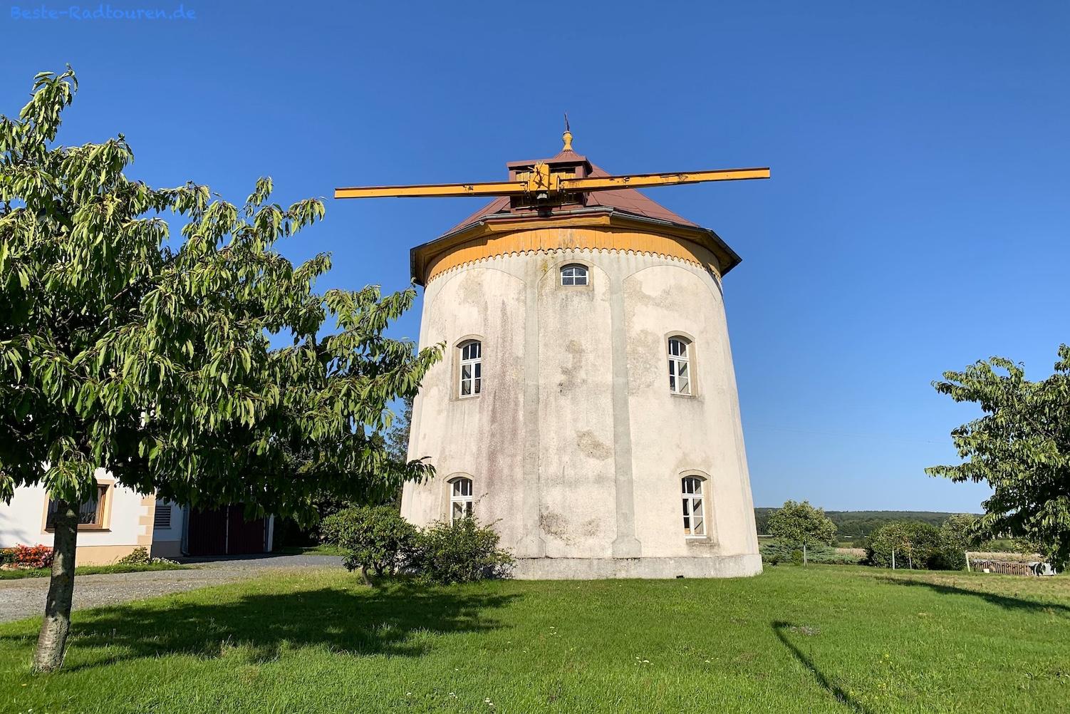 Foto vom Radweg aus: Holländermühle bei Schönborn (Lampertswalde)