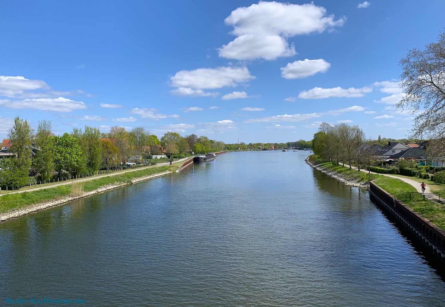 Foto vom Storchenradweg und von der Brücke aus: Silokanal, Nord-Brandenburg (Havel)