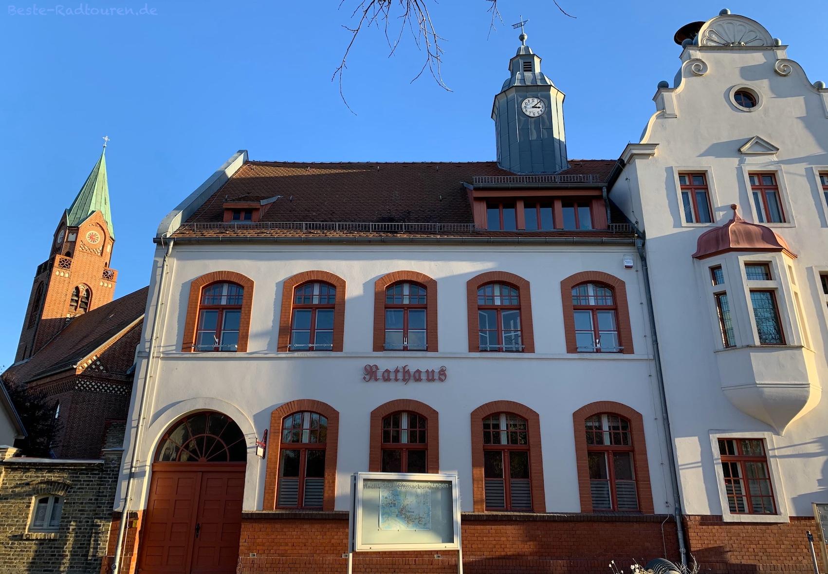 Foto vom Radwanderweg Potsdam 3 aus: Rathaus Ketzin