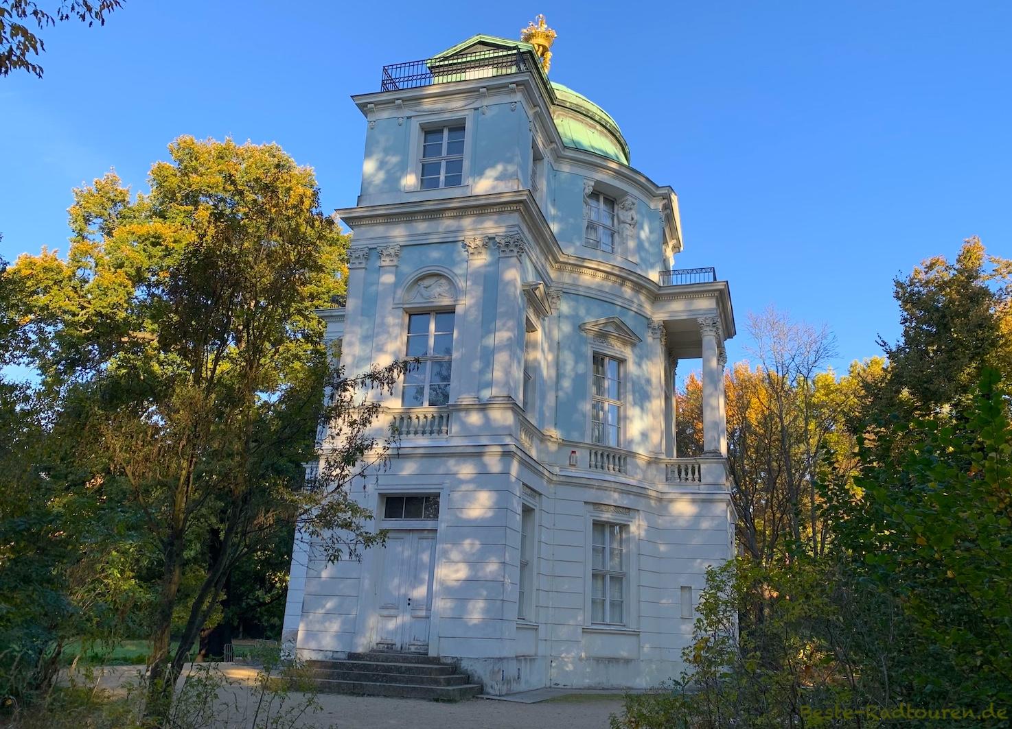 Foto im Schlosspark Charlottenburg: Belvedere bzw. Teehaus