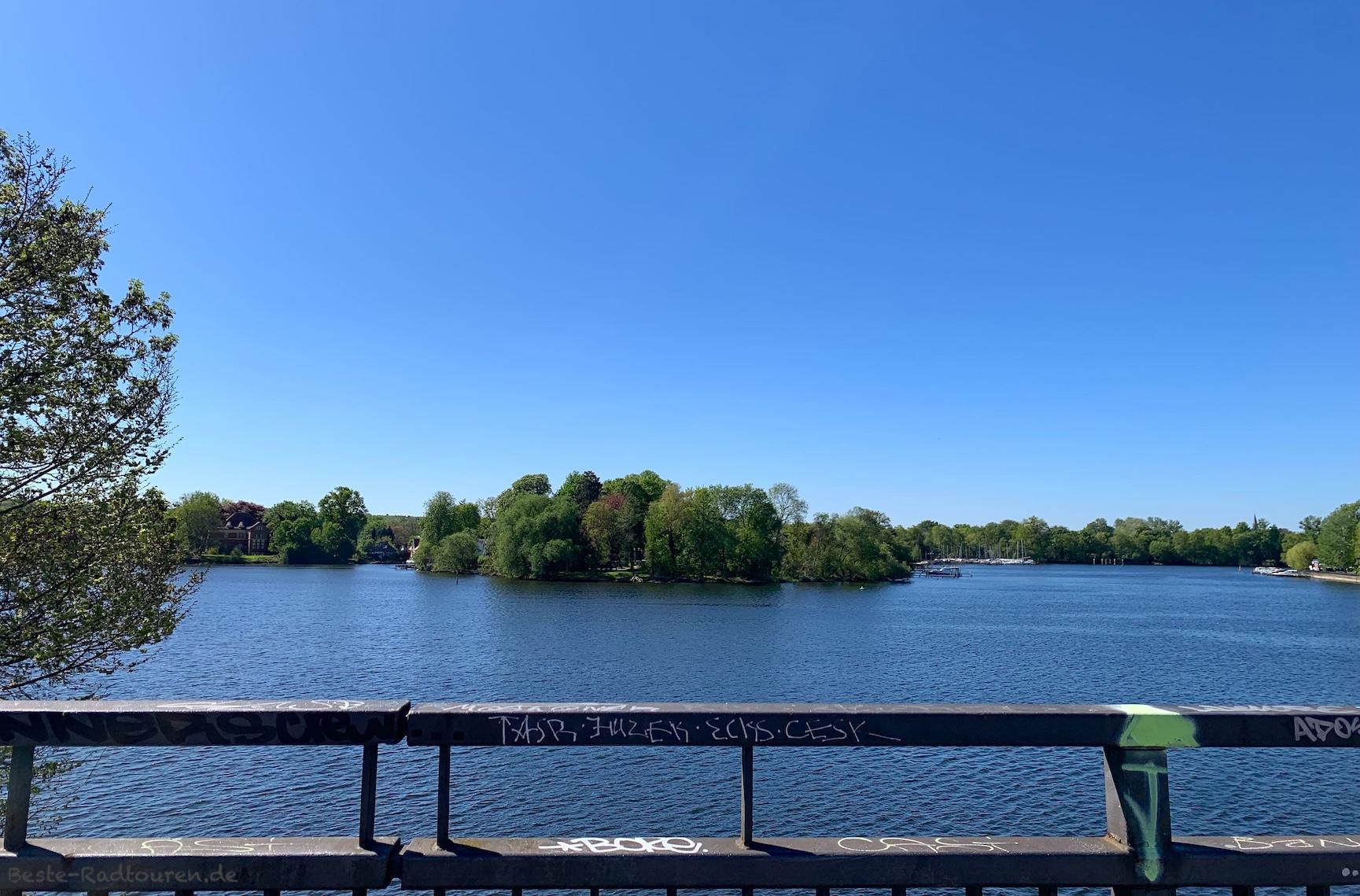 Foto von der Havel-Brücke an der Unteren Planitz aus: Hermannswerder, Potsdam