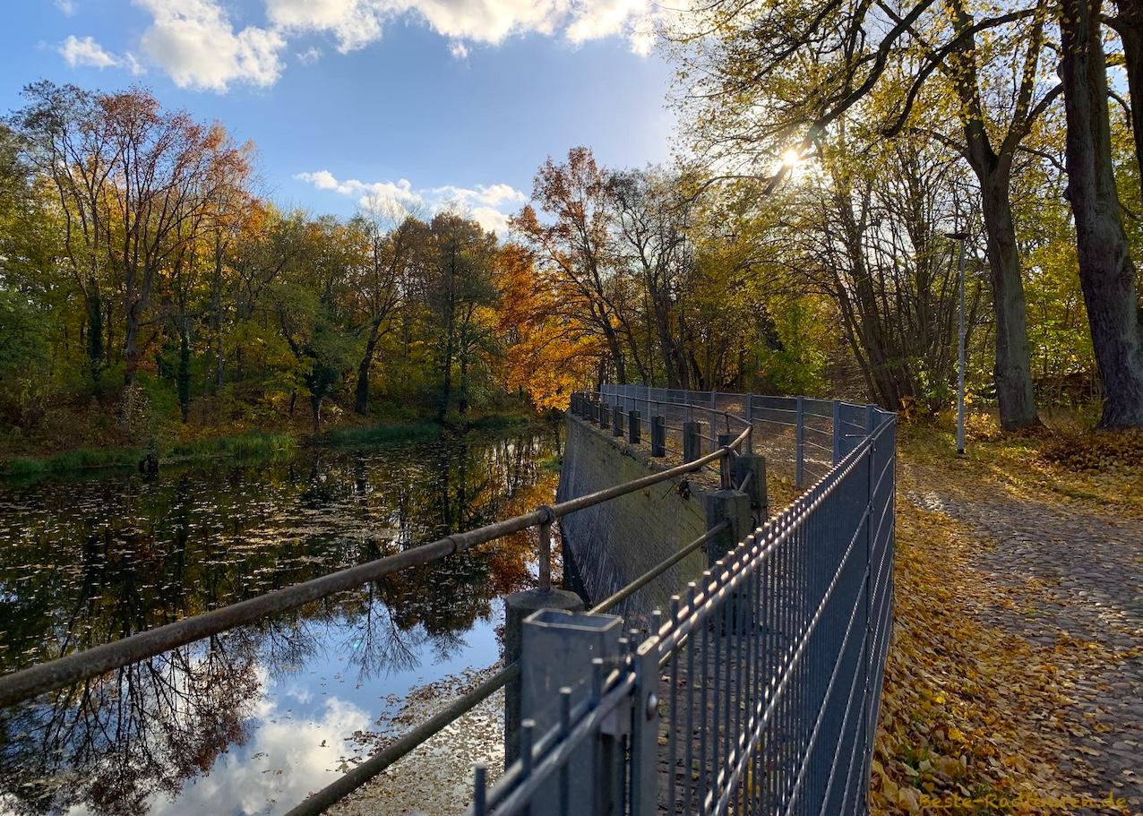 Foto vom Uferweg aus: Sachsenhausen, Oranienburger Kanal