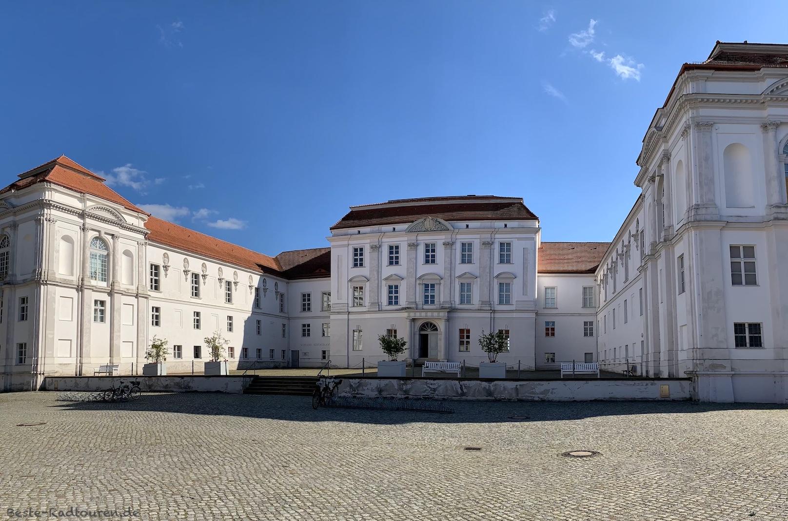Foto vom Norden her: Schloss Oranienburg, Innenhof, Rückseite, Nordseite
