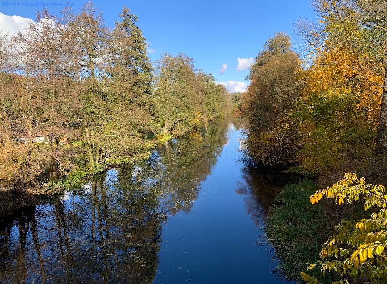 Fußgänger- und Radfahrerbrücke über die Schnelle Havel beim Ort oder Wohnplatz Am Apfelbaum (Oranienburg-Friedrichsthal)
