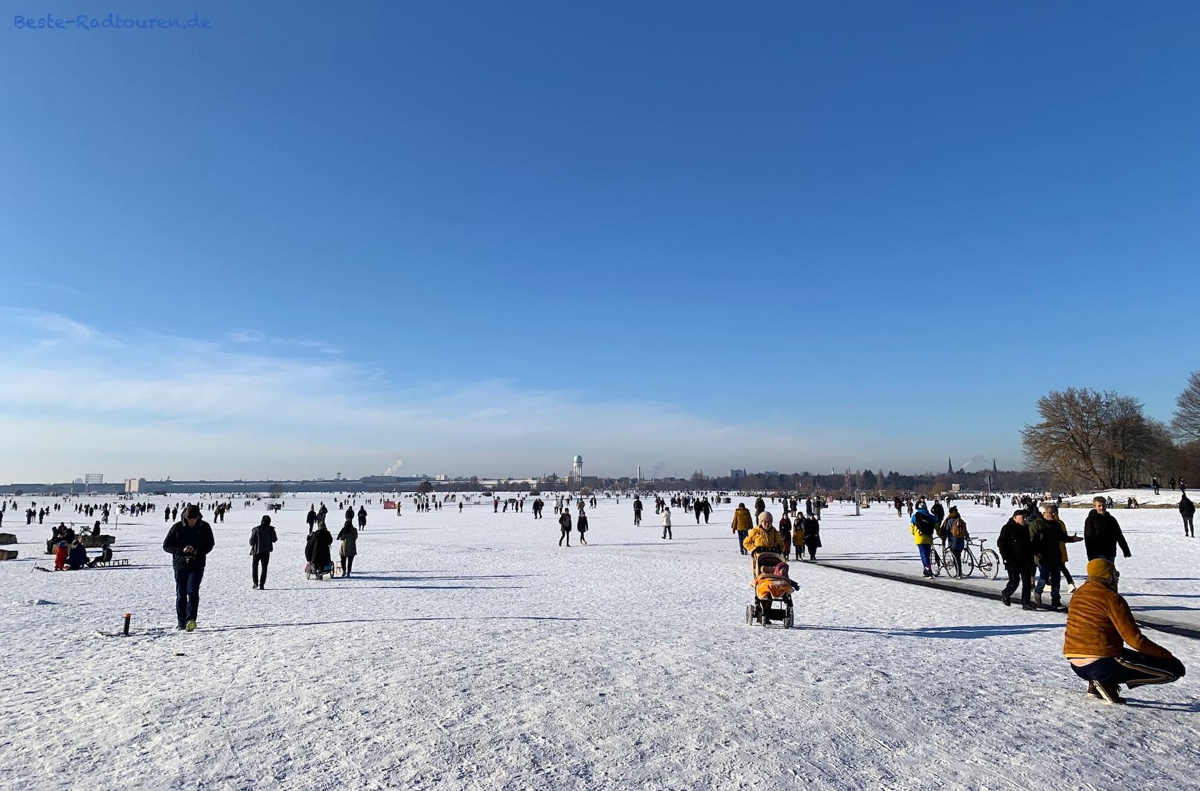 Foto vom Süden her: Tempelhofer Feld Berlin